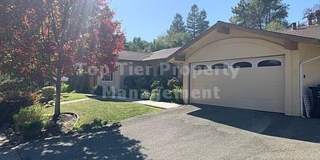 Very nice 4 Bed /2 Bath/1,948 Sqft house in desirable Campolindo neighborhood in Moraga available July 1st for lease! Gallery 1