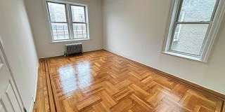 1005 Walton Avenue Gallery 1