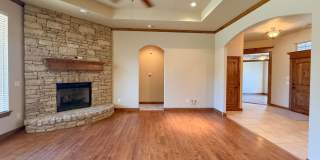 3 Bed, 2.5 Bath Home in Oxford Park – Open Layout & Tall Ceilings Gallery 1