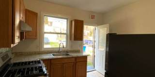2 Bed with Finished Basement, Deck off Bedroom, and Backyard Gallery 30