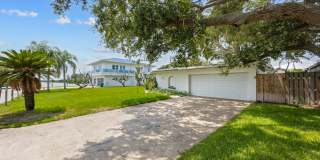 Waterfront Home Gallery 3