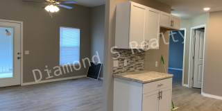 5 Bedroom Home Located in Ozark! Gallery 7