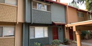 Adorable 3 Bed 1.5 Bath Covell Commons Condo ( fall Rental ) Gallery 1