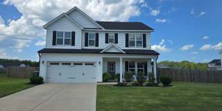 4-bedroom, 2.5-bath rental featuring an inviting open floor plan in Linden Gallery 1