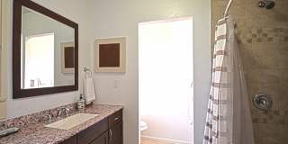 Beautifully Renovated Craftsman with Private Yard & Guest Suite in Prime Bankers Hill Gallery 17