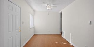 Charming 2 Bedroom 1 Bath Apartment For Rent Gallery 3
