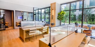 Atlas Gallery 30