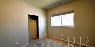Modern End-Unit Townhome with Private Fenced Yard, Gourmet Kitchen & Spacious Layout Gallery 21