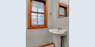 Charming 4 Bedroom/1.5 Bath Home for Rent Gallery 23