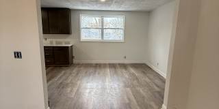 561 Singer Drive - B Gallery 37