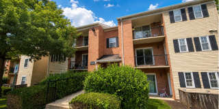 2BD/2BA Condo in Flower Hill - near Shady Grove METRO! Gallery 1