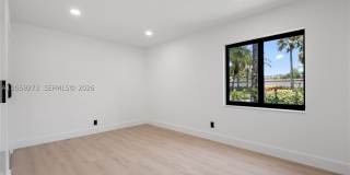 1543 SW 1st Ave Gallery 54