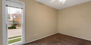 Large 3 Bedroom Apartments PET FRIENDLY! Gallery 97