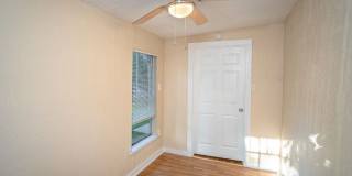 Happy and Convenient Home Near Downtown Happy and Convenient Home Near Downtown Gallery 1