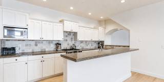Luxury Townhome at The Cove at Eagle Mountain in Park Meadows Gallery 4