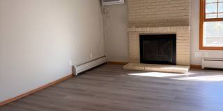 PRIME LOCATION + HEAT AND WATER Gallery 1