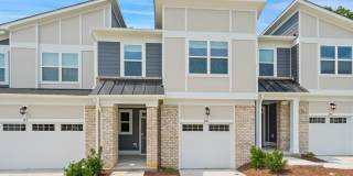 Spacious 3BR Townhome in Chatham Park with Screened Porch Gallery 1