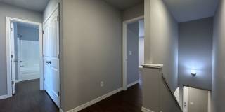 Townhouse with Garage - Minutes from Downtown Rogers Gallery 11