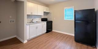 Room in 2 Bedroom Home at Gresham Park Dr Gallery 1