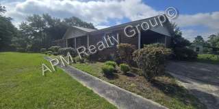 Spacious three bedroom West Columbia home Gallery 1