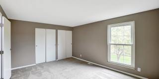 Beautifully remodeled Condo with Covered Parking! Gallery 1