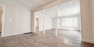 3 Bed 1 Bath Single-Family Home - Big Yard! Gallery 1