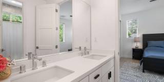 19067 Sprague Street Gallery 15
