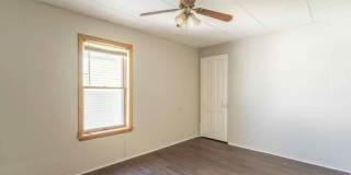 112 E Grove Street Gallery 6