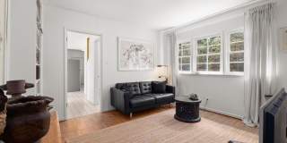 Fully Furnished: 3 bed/ 2 Bath Mid-Century Home w/views of Griffith Observatory in the Hollywood Hills! Gallery 19