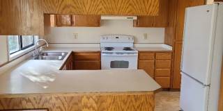 Comfortable 3 bed, 2 bath home in Medford Comfortable 3 bed, 2 bath home in Medford Gallery 5