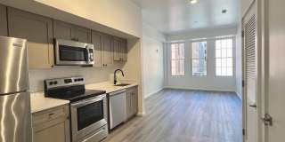 725 W Pratt Gallery 126