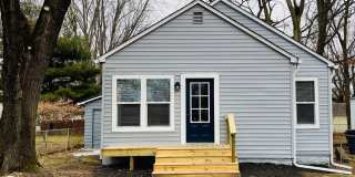 Move-In March Get 50% Off Your First Month! Charming 2-Bed Northside Home! Move-In March Get 50% Off Your First Month! Charming 2-Bed Northside Home! Gallery 1