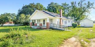 109 N Armstrong Avenue Gallery 1