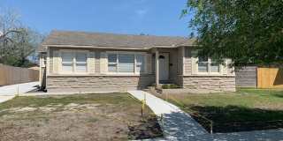 904 Cunningham - 3/Bed 2/Bath - $1995/month Gallery 1
