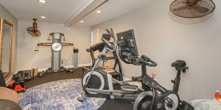 Spacious Home with Hot Tub, Fenced Yard and Solar Power Gallery 55