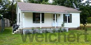 Cozy 2 Bed, 1 Bath Home Gallery 1