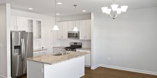 Spacious Townhome with MOVIE STAR Primary Closet!!!! Gallery 1