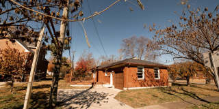 Charming Old Hickory Cottage with Vintage Character Gallery 17