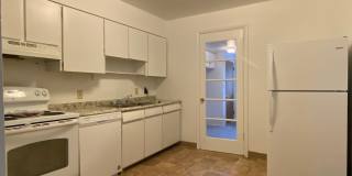 Coming Soon - Well maintained ranch apartment Gallery 1