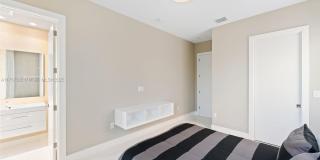 10561 NW 67th Ter Gallery 22