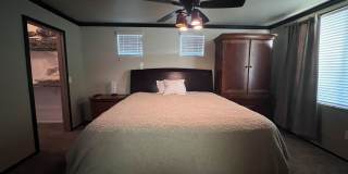 Charming Furnished 4 Bedroom Home in Phoenix with Home Theater Gallery 17