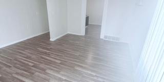 4438 Pearl Rd Gallery 8