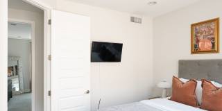 2639 17th St #6 Gallery 22