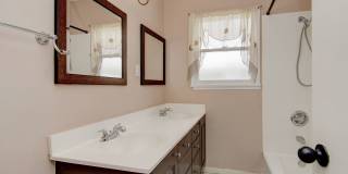 3-Bed Signal Hill House for Lease Gallery 12