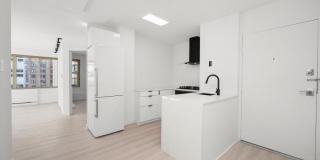 247 W Chestnut Gallery 6