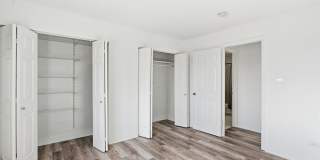Palatine 1-Bedroom with Balcony, Pool & Included Utilities Gallery 18