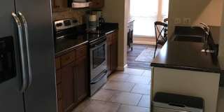 2 Bedroom Townhome with pool and fitness center Gallery 4