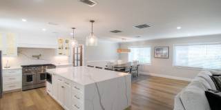 Luxury Annual Rental with Resort-Style Pool on Longboat Key Gallery 27