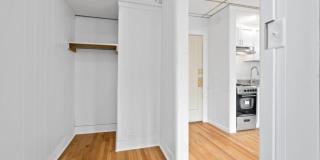 1440 West HOWARD Gallery 10