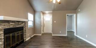 Beautiful Round Rock Townhome | Granite Counters, Stainless Appliances & Fenced Yard Gallery 3
